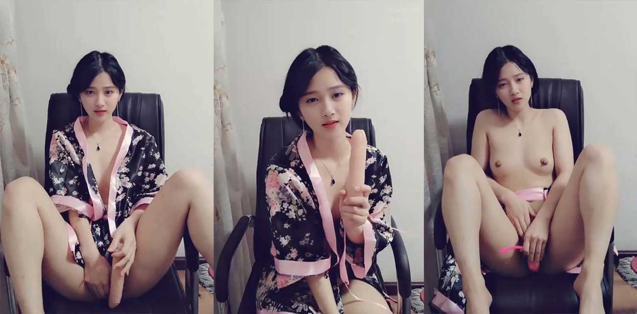 顶流女星【关晓彤】AI换脸淫作流出，M腿大开直播自慰，假屌深刺茂密嫩穴